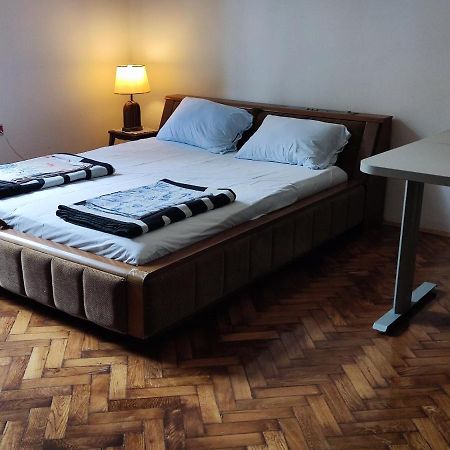 Vintage Apartment In The Center Of Novi Sad Exteriér fotografie